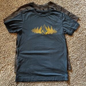 Volcom Blue and Gold Short Sleeve Tee with Graphic Design, youth medium